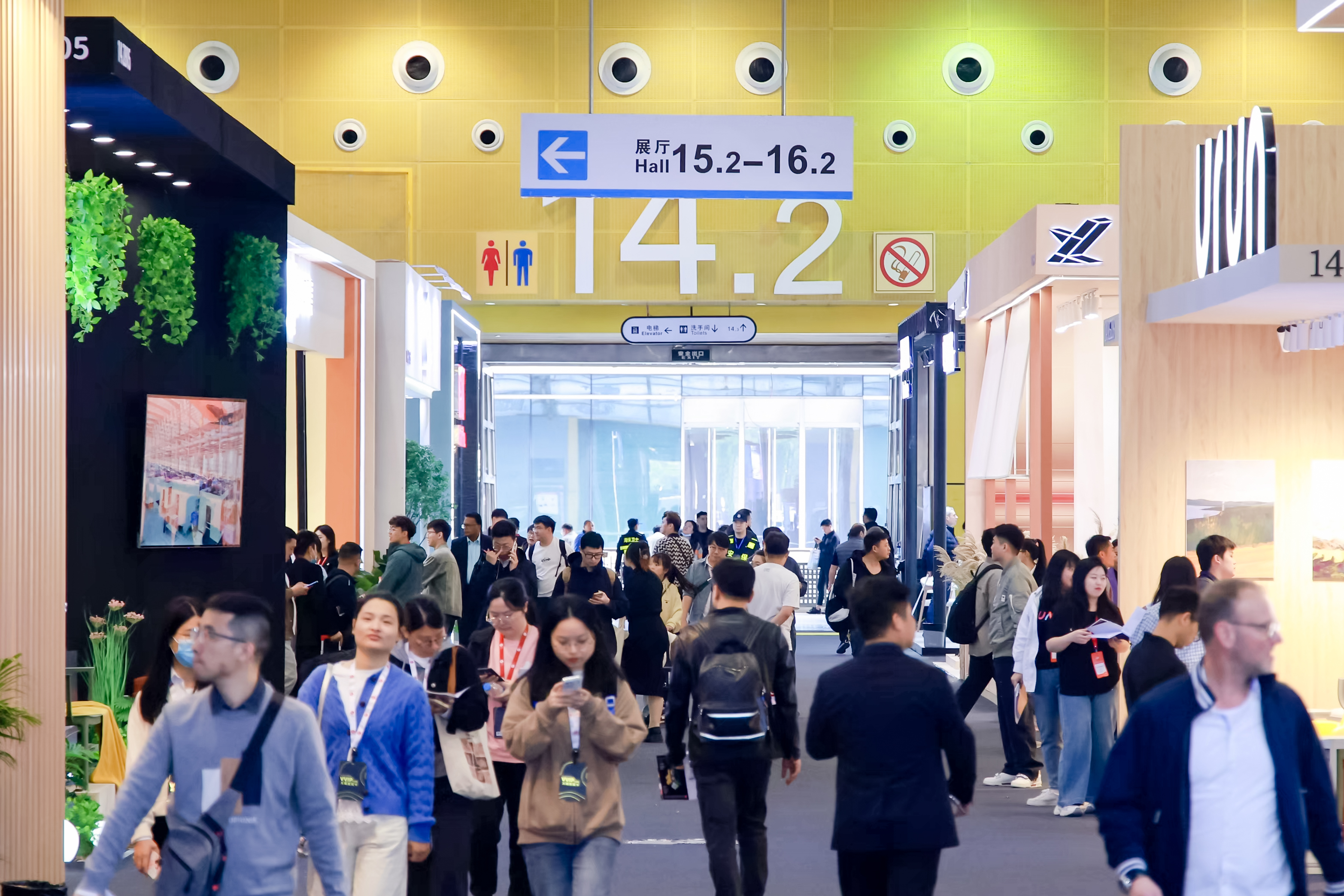 Chinese Manufacturers Specializing in Library Furniture and Lighting