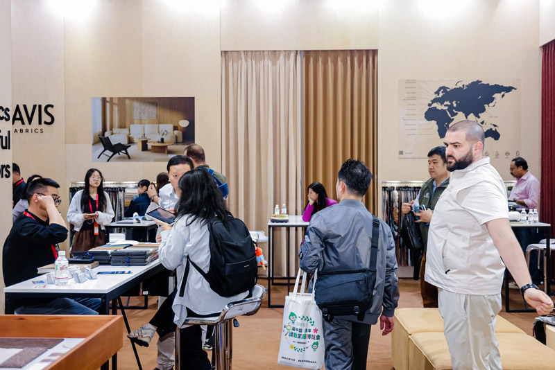 How AI and Big Data Reshape Global Online B2B Furniture Sourcing