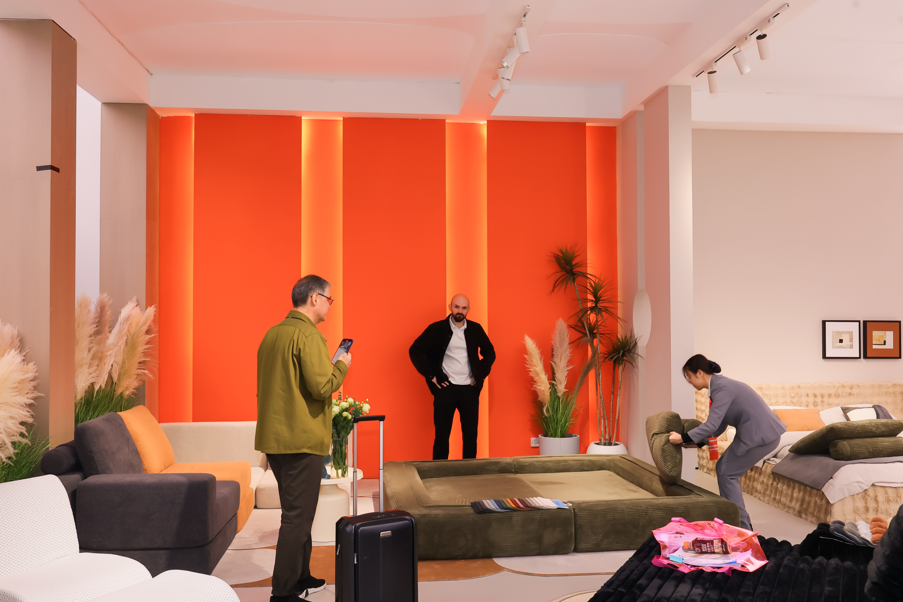 Sourcing Furniture from China: How to Mitigate Risks via Video Conferencing? Sourcing Furniture from China: How to Mitigate Risks via Video Conferencing?