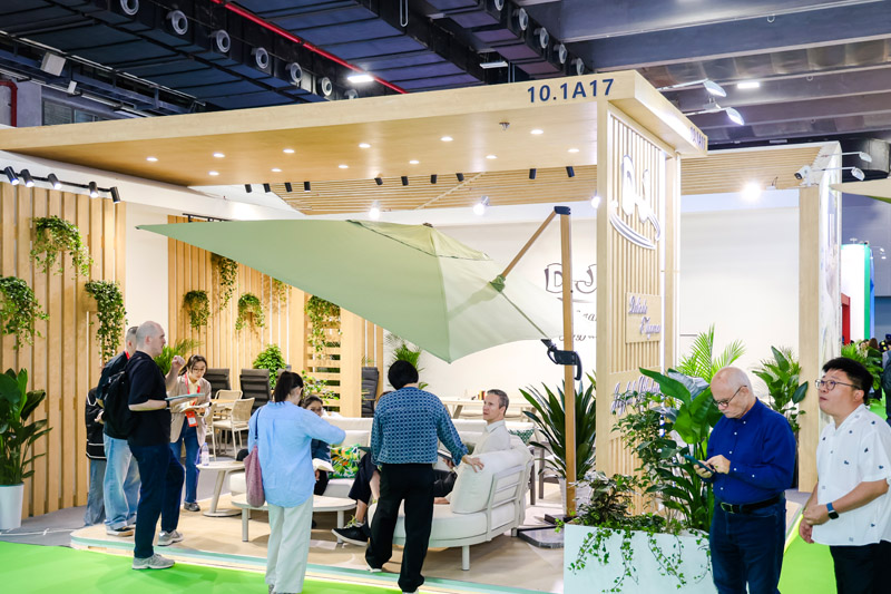 hundreds of domestic pergola manufacturers in China