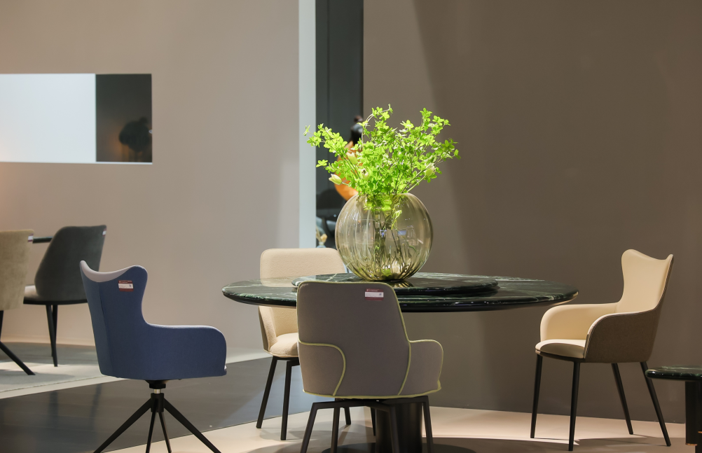 Competitive & Robust China Dining Table Suppliers