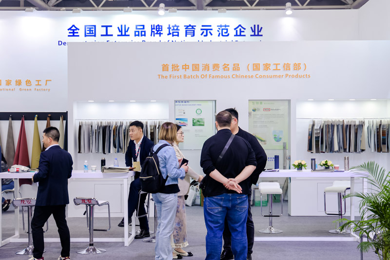 How AI and Big Data Reshape Global Online B2B Furniture Sourcing
