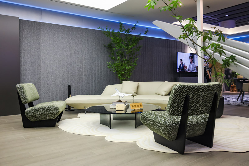 What Makes the Best Contract Grade Furniture for High-traffic Hotel Lounges?
