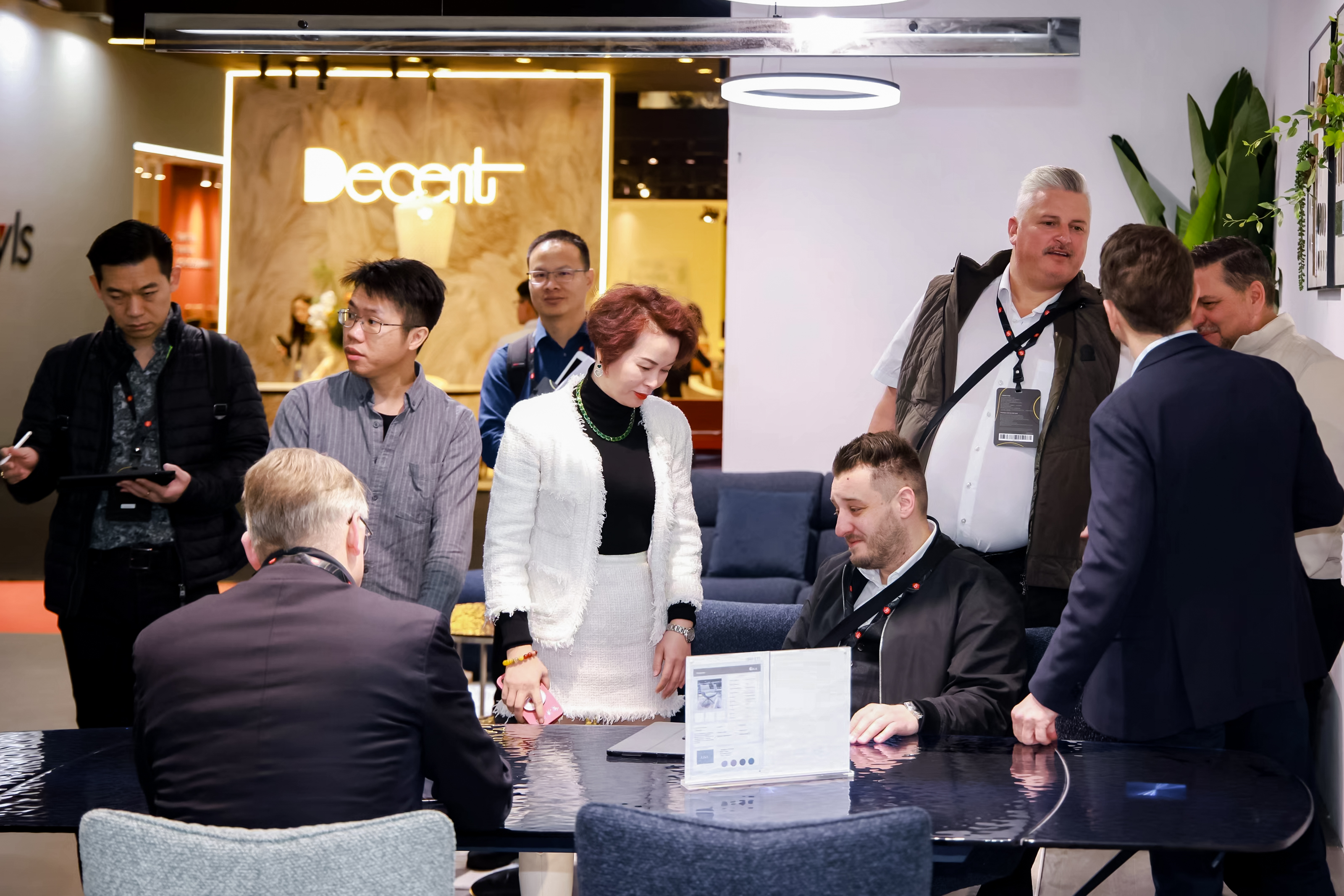 Manufacturers of High-Quality Solid Wood and Steel Wardrobes in China